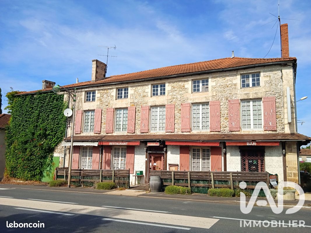Immeuble 458 m² · à Lhommaizé · 458 m² · 179 000 €