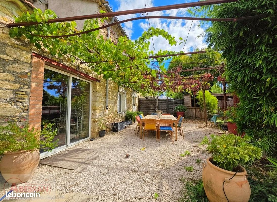 Maison 16 pièces 457 m² · à Bagard · 457 m² · 684 000 €