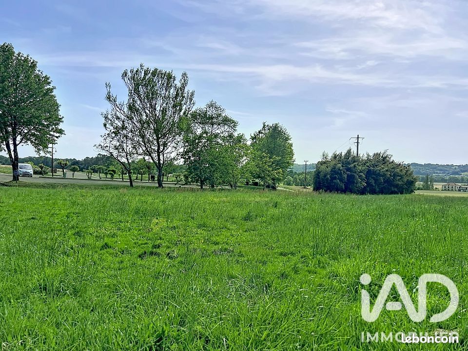 Terrain 1395 m² · à Bernède · 1 395 m² · 32 000 €
