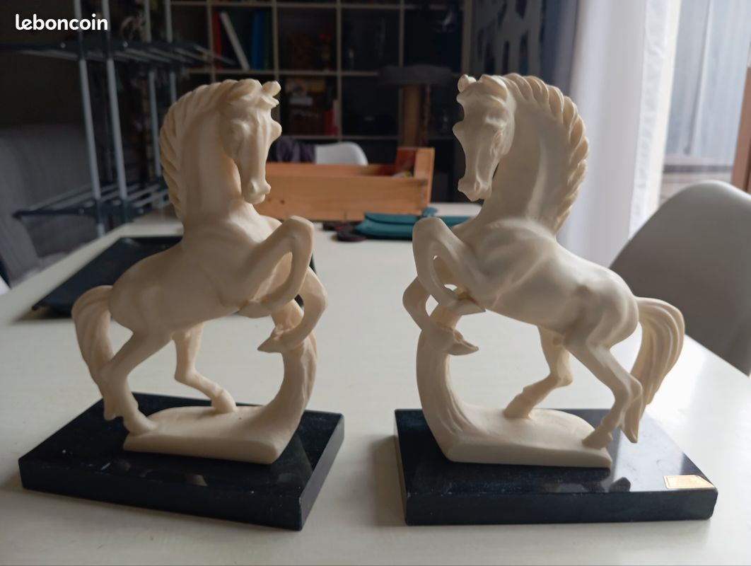Paire de chevaux serre.livres (image 1)