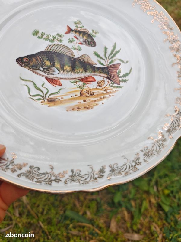 Lot 10 assiettes à poisson vintage Porcelaine Française PF bord doré – motifs variés (image 4)