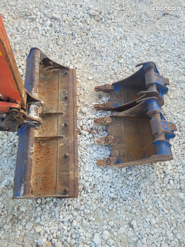 Mini pelle 2 tonnes (image 3)