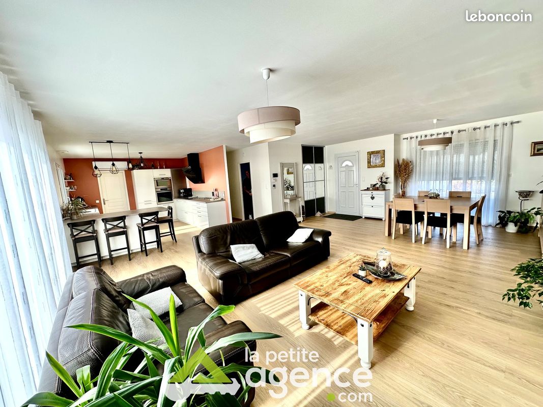 Maison 6 pièces 151 m² · à Saint-Doulchard · 151 m² · 395 200 €