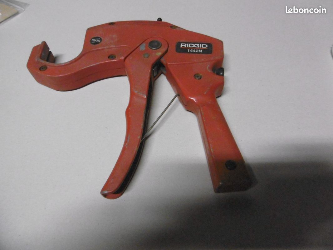 Pince coupe pvc 1442 n (image 1)