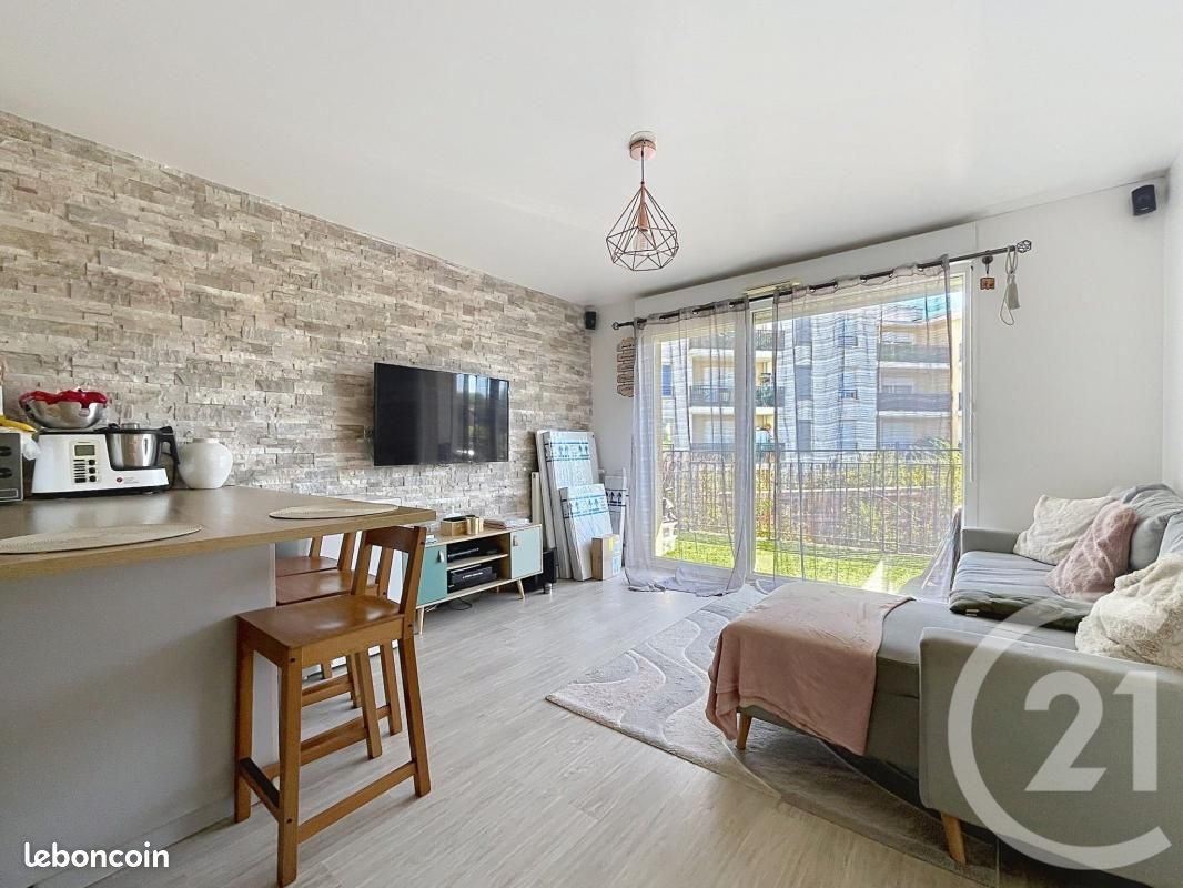 Appartement 2 pièces 40 m² · à Corbeil-Essonnes · 40 m² · 950 €/mois