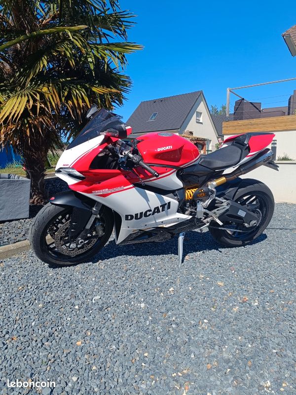 Ducati panigale (image 2)