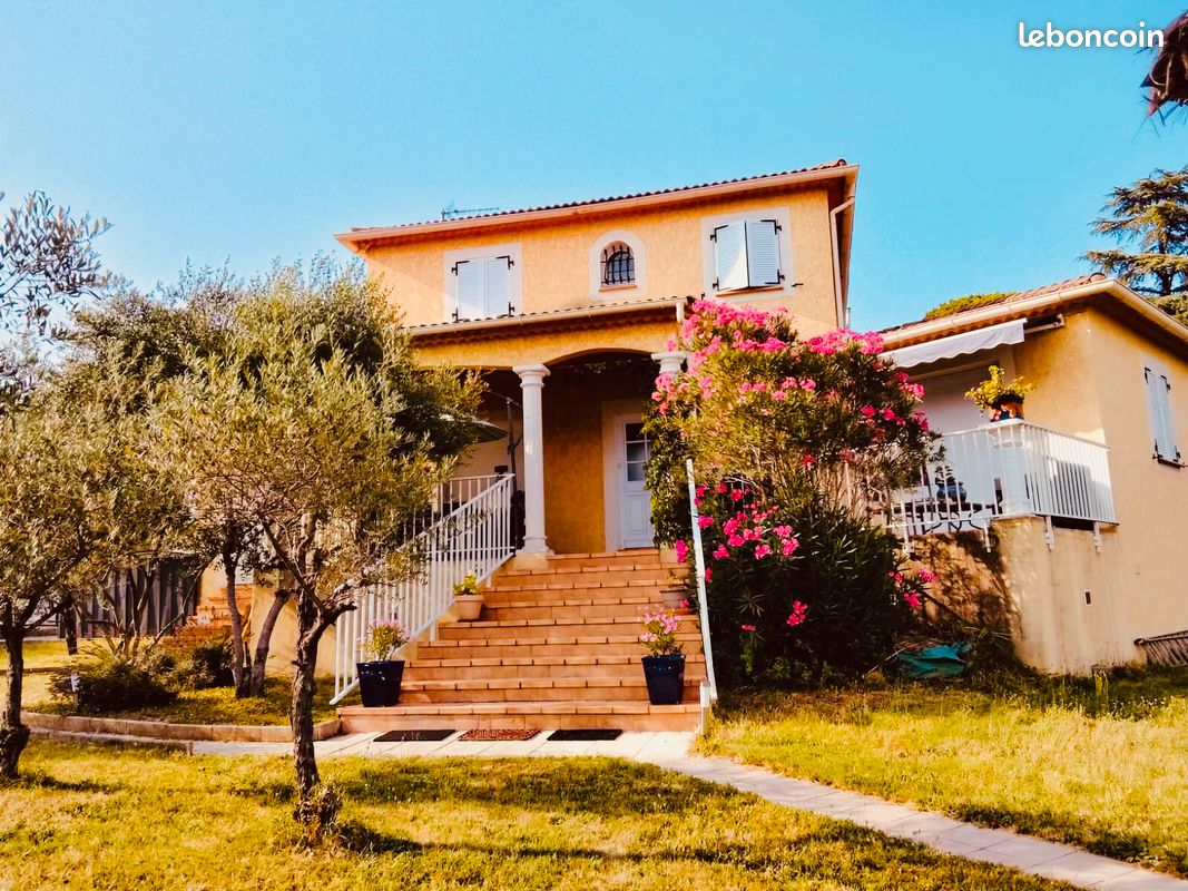 Maison 9 pièces 135 m² · à Alès · 135 m² · 1 275 €/mois