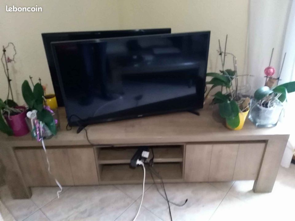 Meuble télévision (image 1)