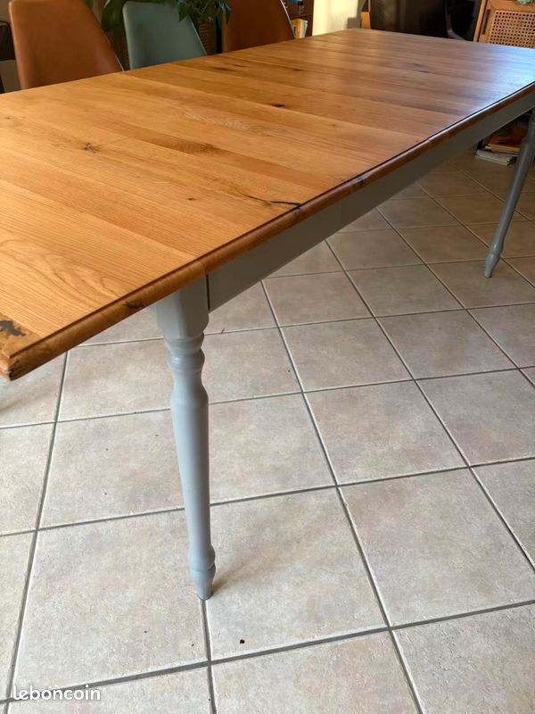 Table Magdala en bois massif TBE (image 1)