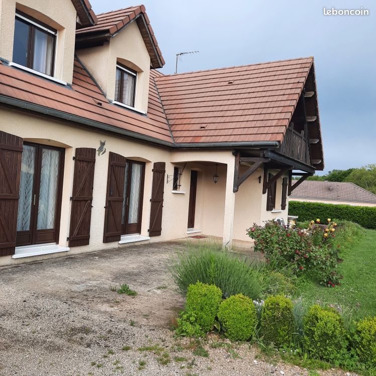 Maison 5 pièces 145 m² · à Touillon · 145 m² · 285 000 €