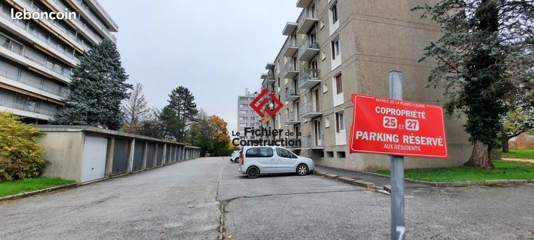 https://img.leboncoin.fr/api/v1/lbcpb1/images/67/8b/eb/678bebd88f40580a60f341149273816b5b03a9ca.jpg?rule=ad-image