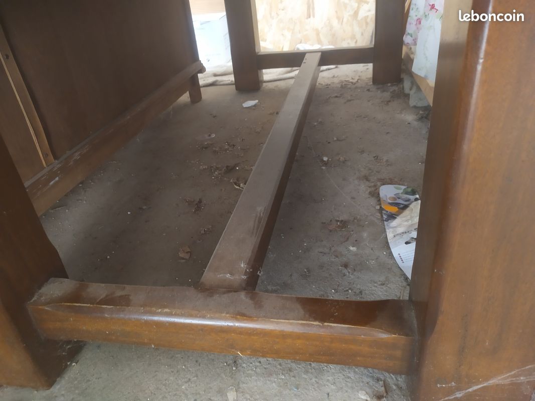 Table (image 5)
