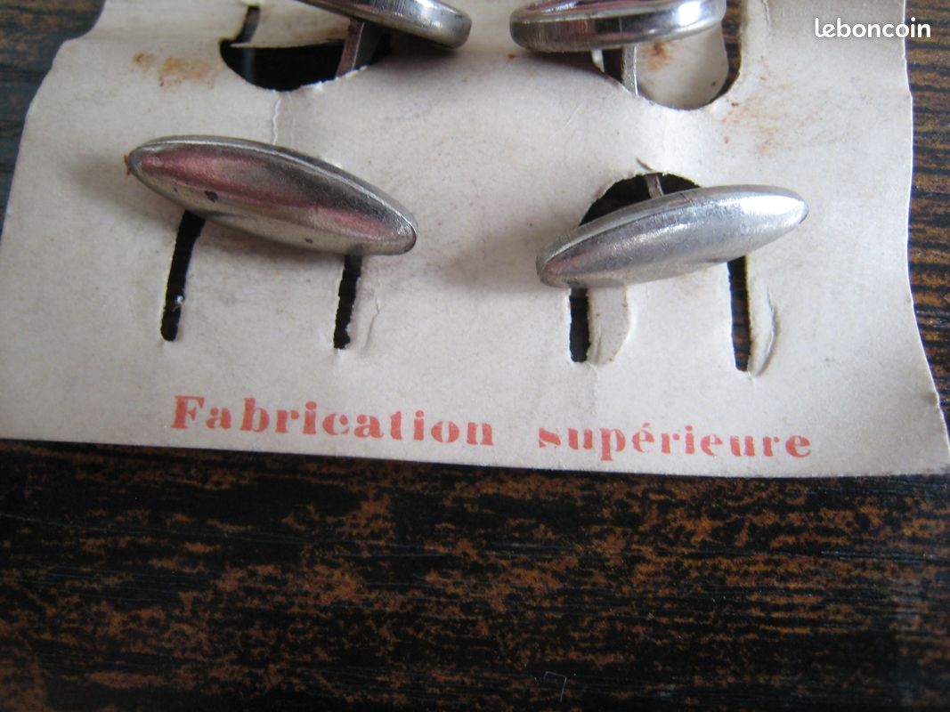 Paire de boutons de manchette vintage en métal argenté émaillé rose neufs (image 3)