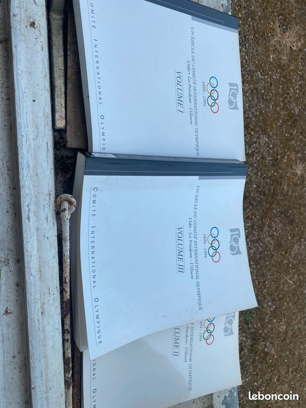 Lot de 3 volumes Un siècle du comite international olympique (image 1)