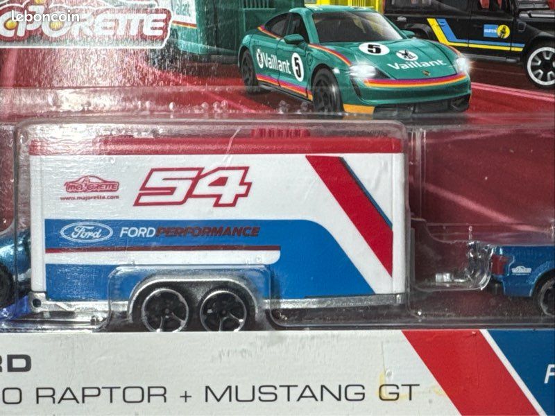 Fusionaron un Ford Everest con una F-150 Raptor | Parabrisas