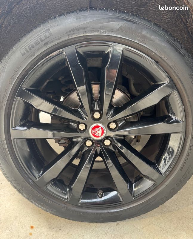 Jaguar E-Pace 2.0d 180ch R-Dynamic SE BVA9 AWD / Toit Pano / Meridian / Sièges Chauffants / Caméra (image 27)