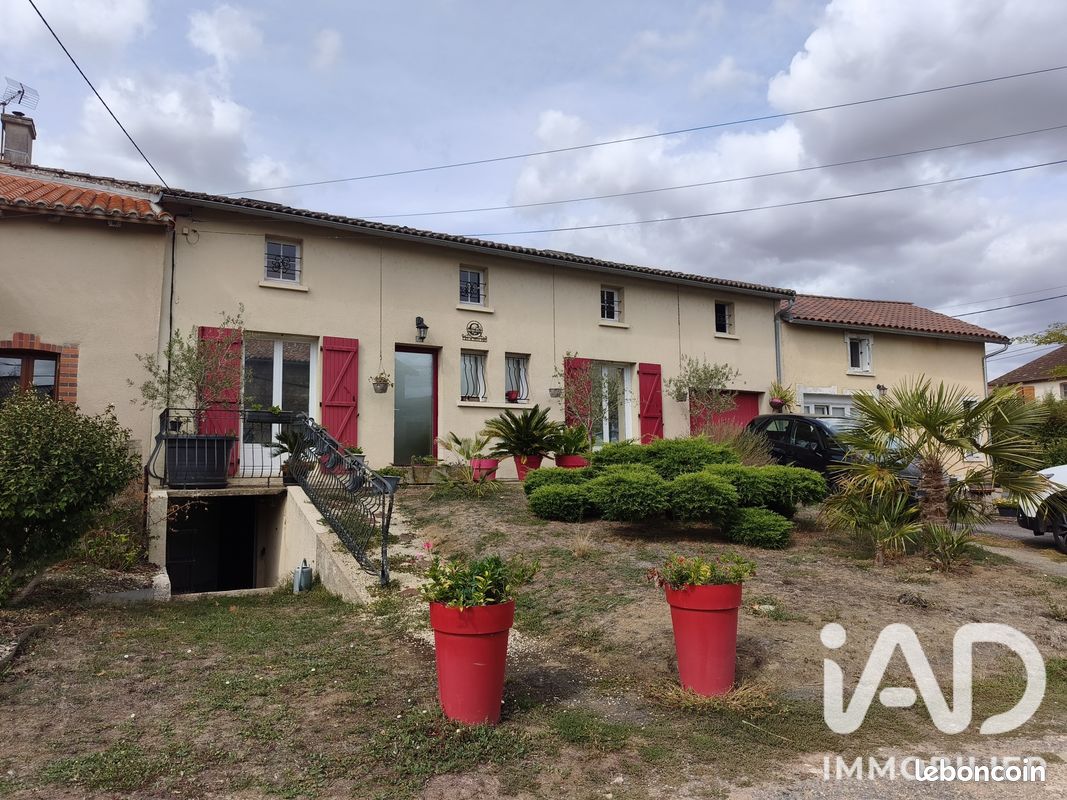 Maison 6 pièces 121 m² à Adriers