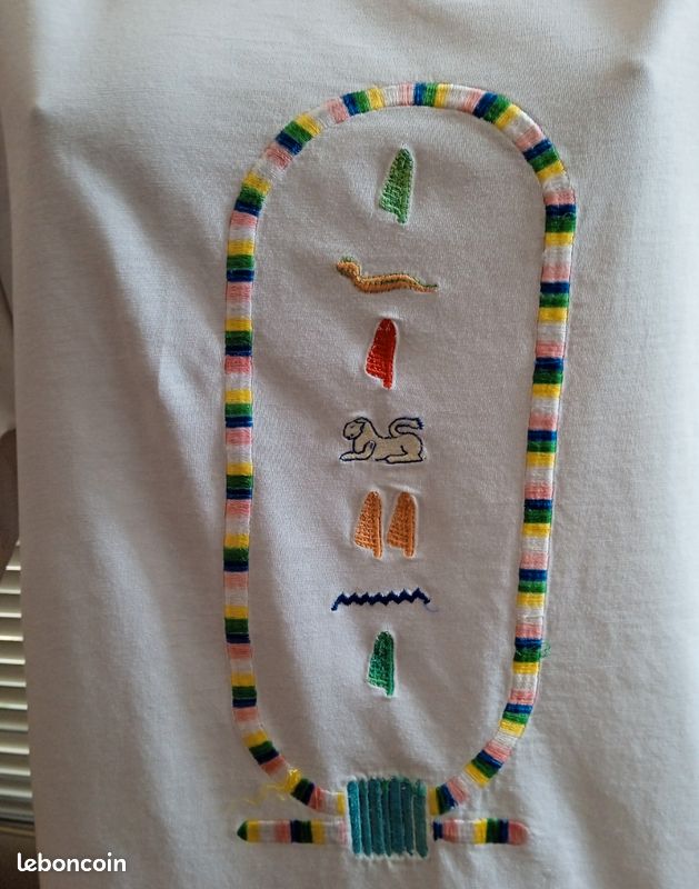 Tee shirt blanc motif cartouche (image 2)