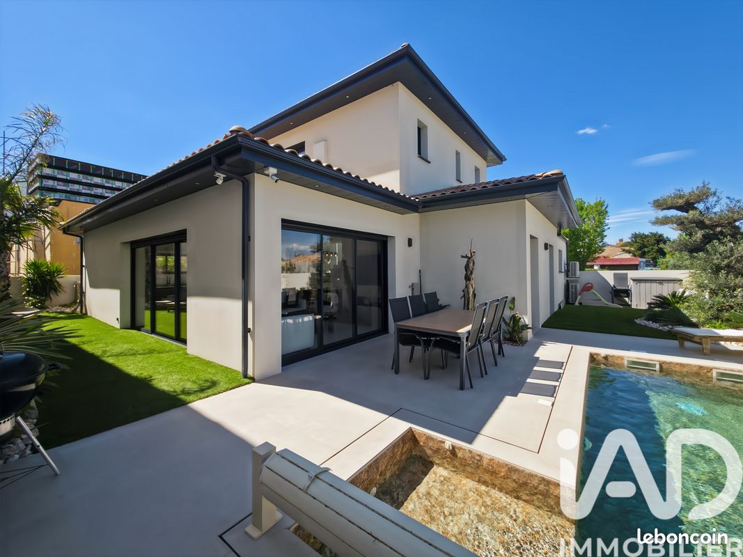 Maison 6 pièces 140 m² · à Montblanc · 140 m² · 559 000 €