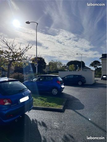 Place de parking extérieure