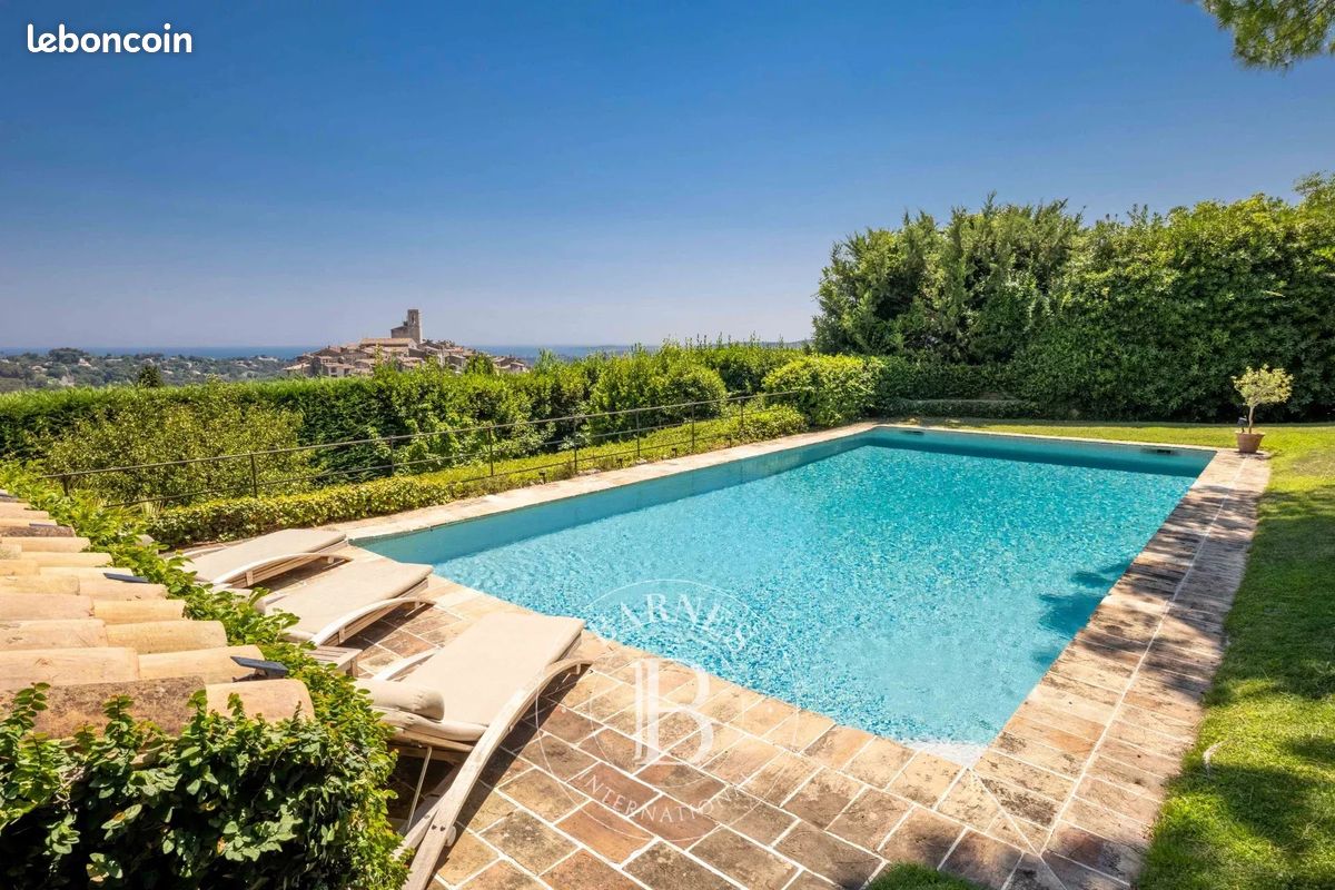 Maison 9 pièces 220 m² · à Saint-Paul-de-Vence · 220 m² · 4 200 000 €