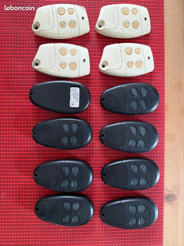 Lot de 12 télécommandes Fréquence 433.92 MHz (image 1)