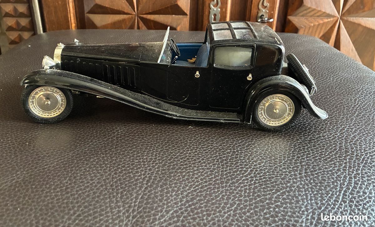 BAUER 3293-J5 Scala 1/18 | BUGATTI ROYALE COUPE DE VILLE 1930 BLACK RED