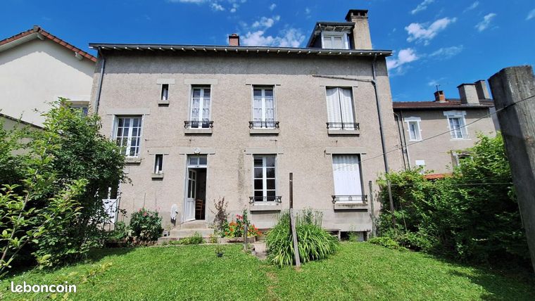 Maison 9 pièces 243 m²