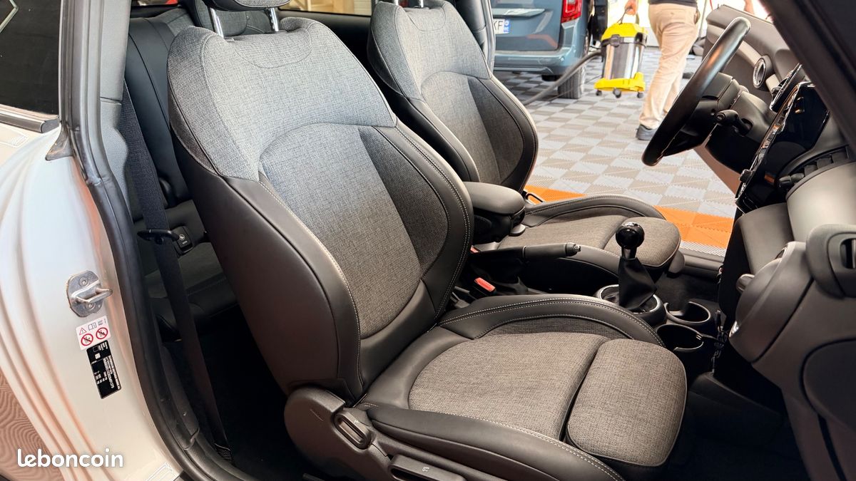MINI MINI 2.0 192CH PACK JCW / TOIT OUVRANT / CARPLAY / GARANTIE 6 MOIs (image 26)