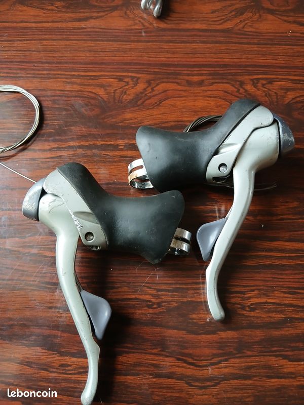 Levier Vitesse Shimano 105 ST-1055 – 8 Vitesses – AR Droit (pour Pièces)