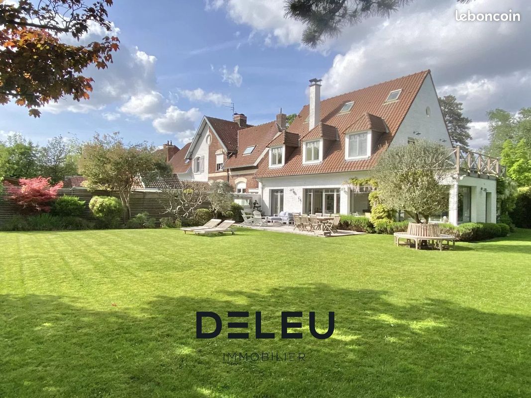 Maison 230 m² · à Croix · 230 m² · 1 100 000 €