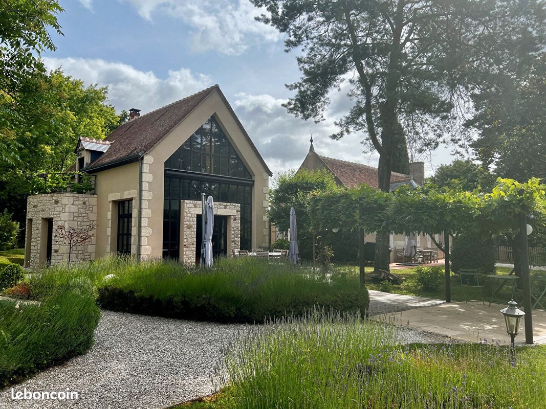 Maison 8 pièces 315 m² · à Vernou-sur-Brenne · 315 m² · 886 000 €
