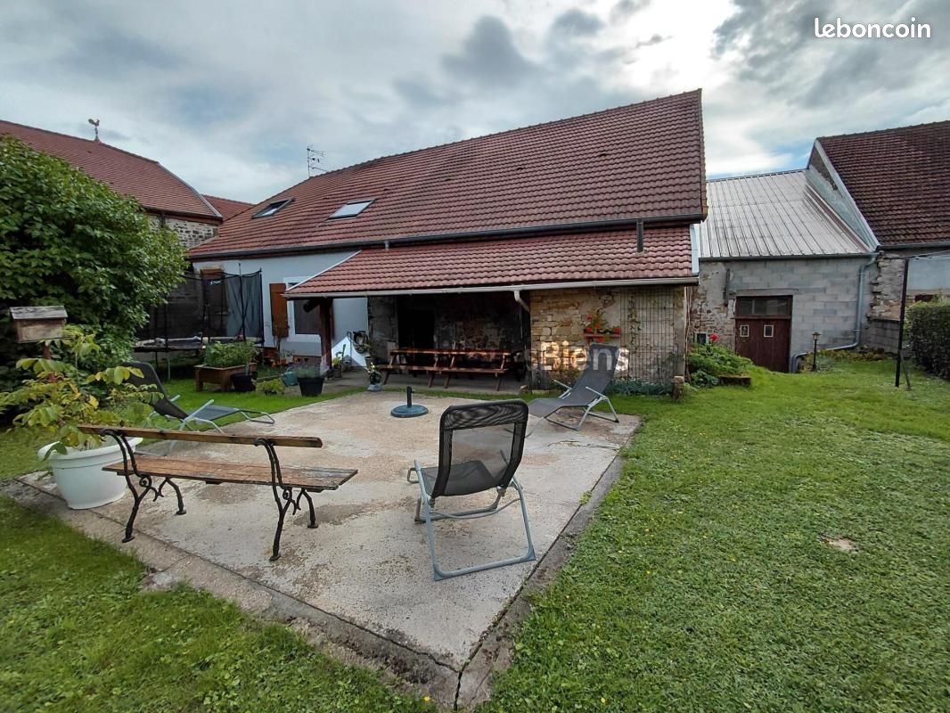 Maison 7 pièces 177 m² · à Champigny-sous-Varennes · 177 m² · 125 000 €