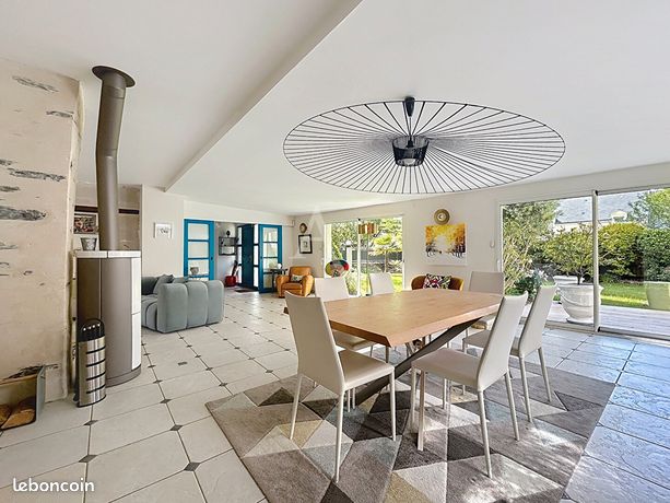 Maison 8 pièces 270 m² — 1
