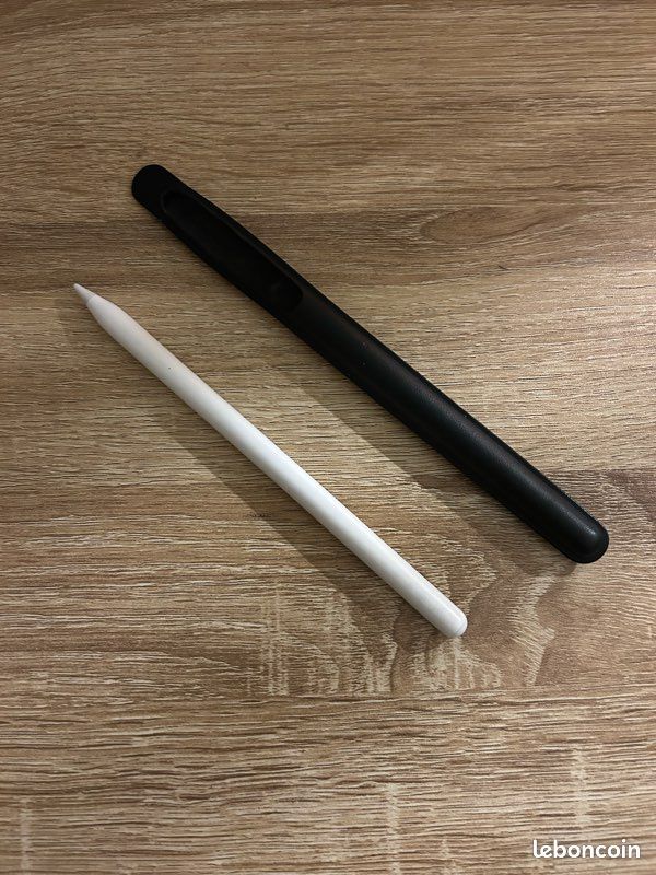 Apple Pencil 2 et son étui (image 1)