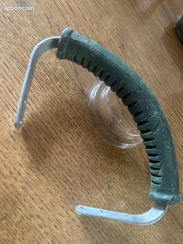 Poignée de selle de moto ancienne (image 3)