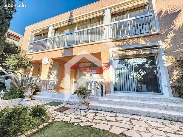 Villa 9 pièces 187 m²
