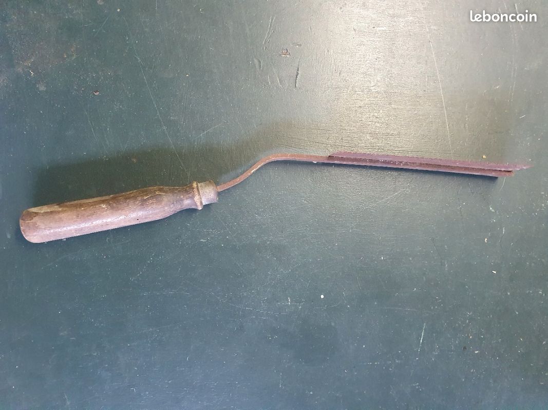 Outil de menuiserie en bois et acier vintage (image 2)