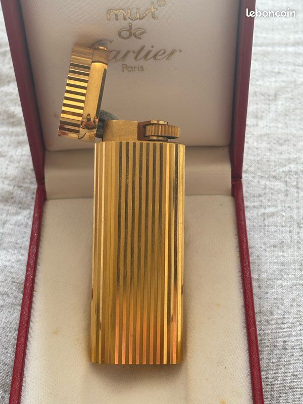 Briquet Cartier must plaqué or avec rubis (image 3)