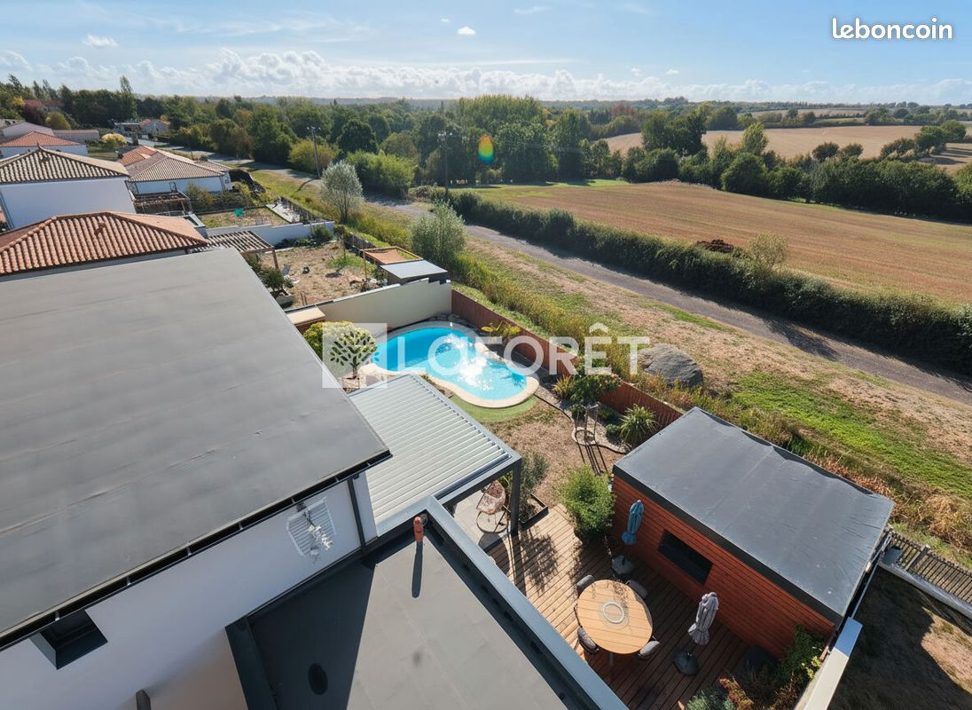 Maison 7 pièces 157 m² · à Trémentines · 157 m² · 389 900 €