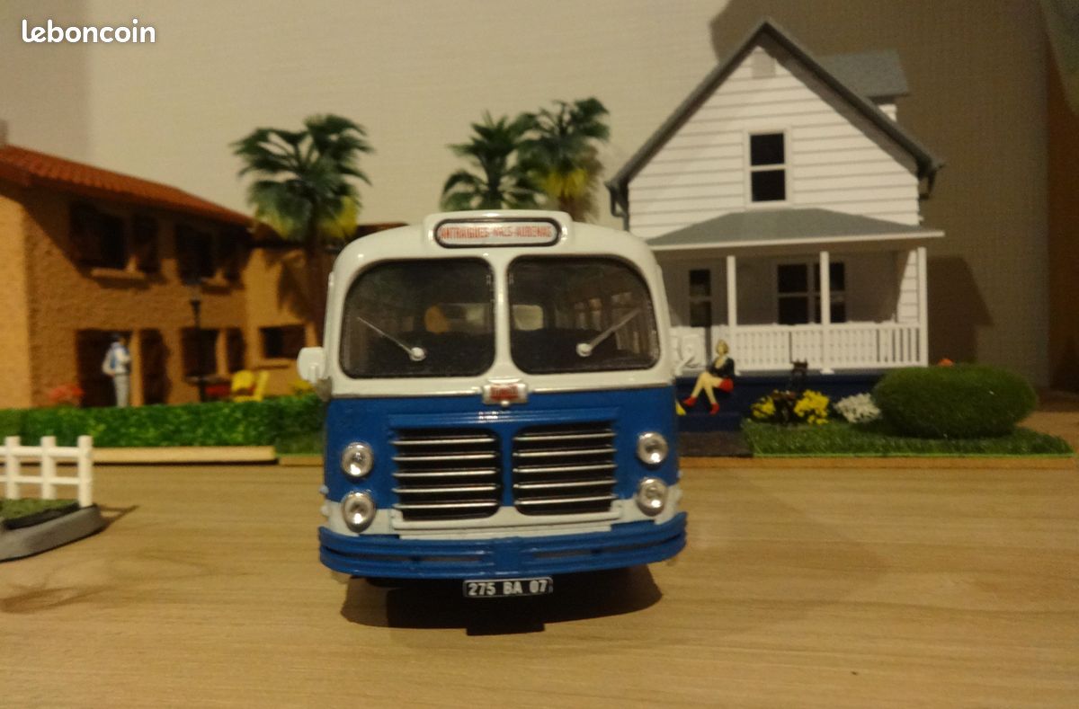 Autocar Floirat Y55 1956 – Altaya Ixo Presse 1/43 – Très Bon état + Blister