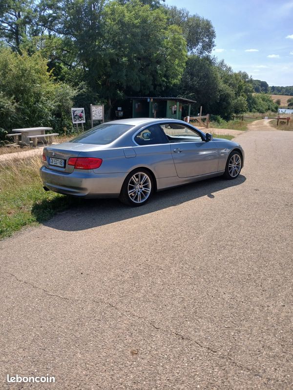 Vends BMW 3L 6 cylindres coupé 2010 (image 2)