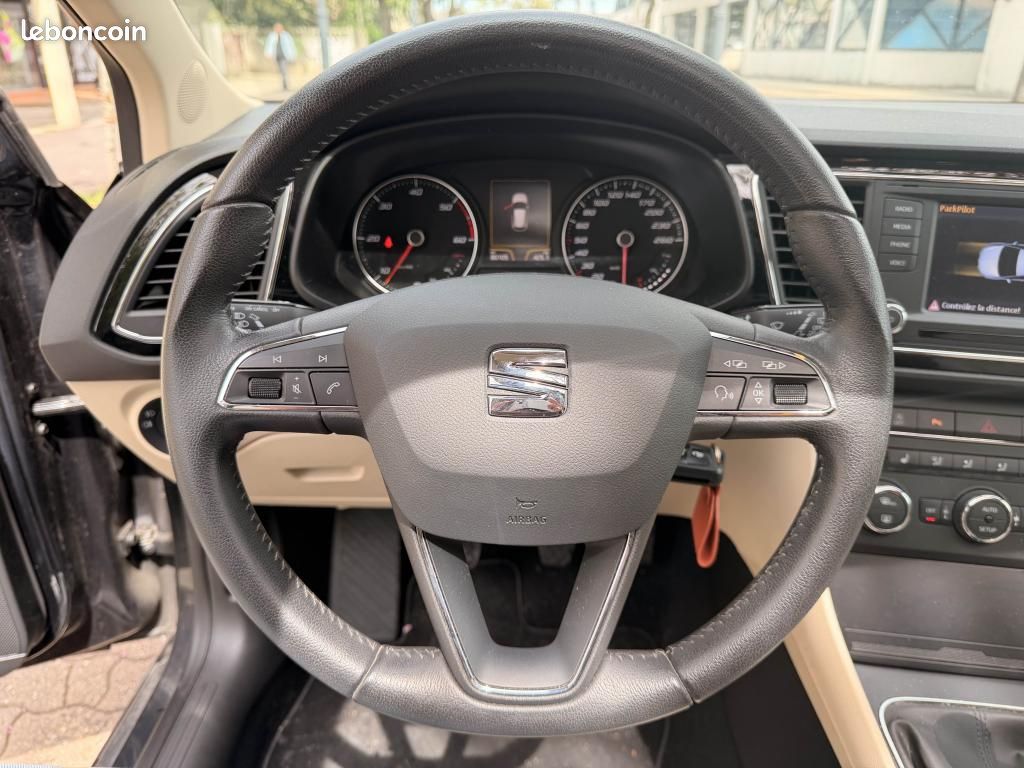SEAT LEON 1.6 TDI 105ch CR Style / Toit Ouvrant - Distribution OK (image 14)