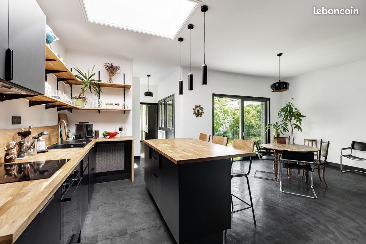 Maison 10 pièces 232 m² · à Lille · 232 m² · 585 000 €