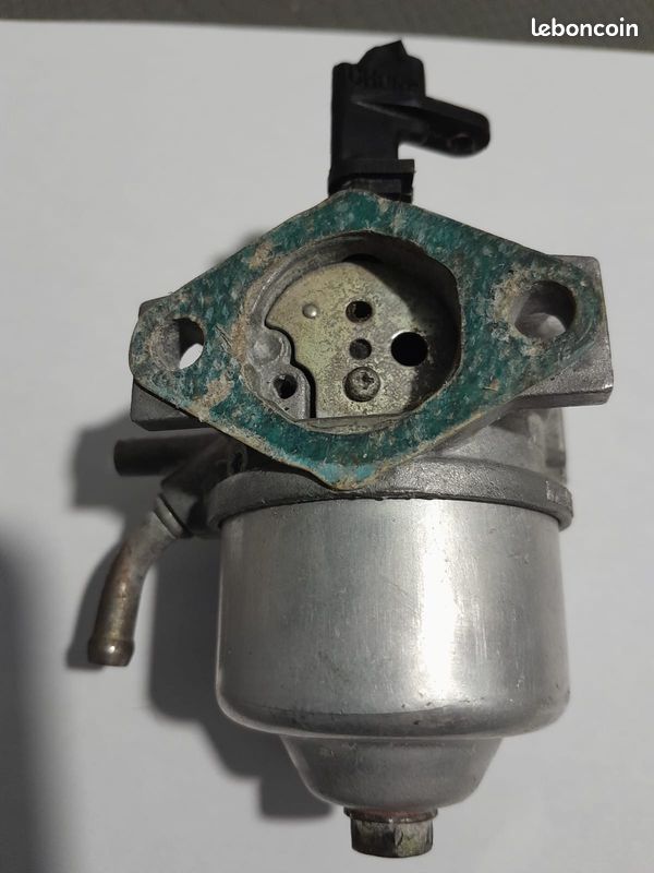 Cherche carburateur pour ISEKI A280 (image 1)