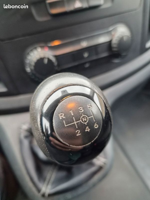 Mercedes vito 109 cdi mixto compact e6 2017 (image 14)