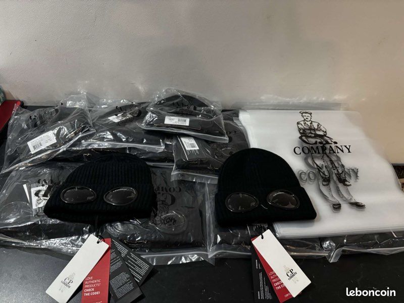 Bonnet cp company (image 1)
