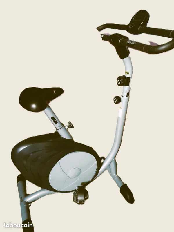 Vélo D'appartement DOMYOS VM 480 / FC 400 – Gris, Réglable – Comme Neuf – Fitness