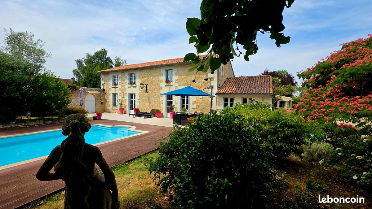 Maison 6 pièces 270 m² · à La Chaussée · 270 m² · 450 000 €