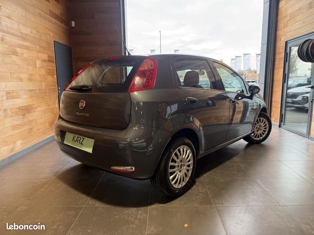 Fiat Punto 1.4 77CH EASY - Voitures